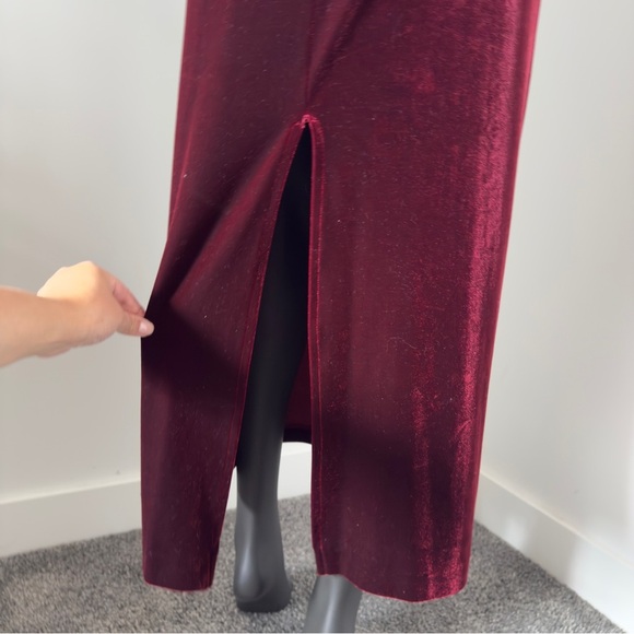 VTG Burgundy Velvet Sleeveless Maxi Dress – The Dress Collection – Size L - Picture 5 of 9